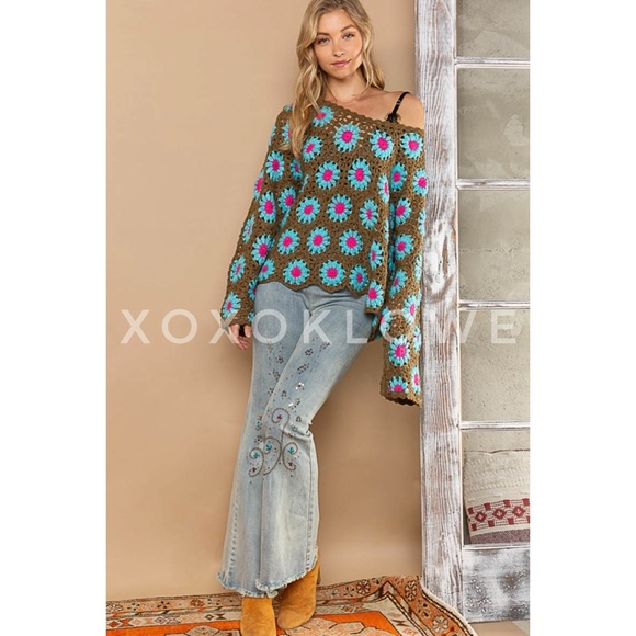 LAST ONE POL Olive + Blue Hand Knit Floral Crochet V Neck Sweater - Picture 4 of 15